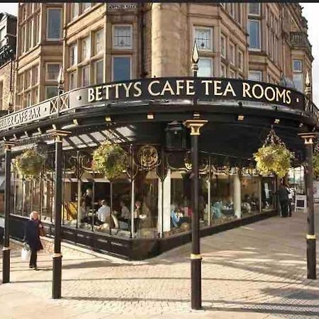 Garden Apartment, Central Harrogate With Parking Extérieur photo